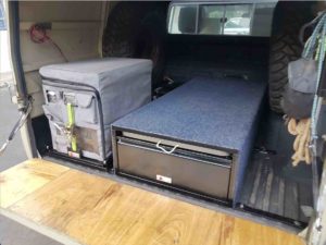 79 series land cruiser single drawer with fridge on the side, view from side