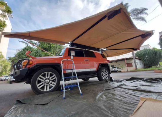 FJ Cruiser with the canopy awning, view from front side