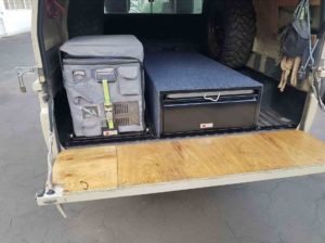 79 series land cruiser single drawer with fridge on the side